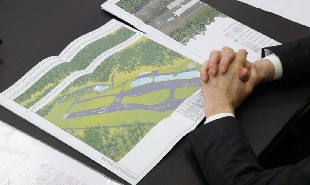 В Воложине на приёме председателя Миноблисполкома владелец аэродрома попросил земли лесхоза