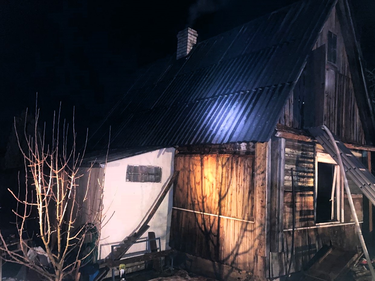 Сарай горел перед полуночью в Молодечно