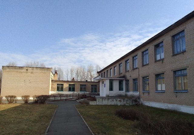 Школу и детский сад в Вилейском районе продают за одну базовую