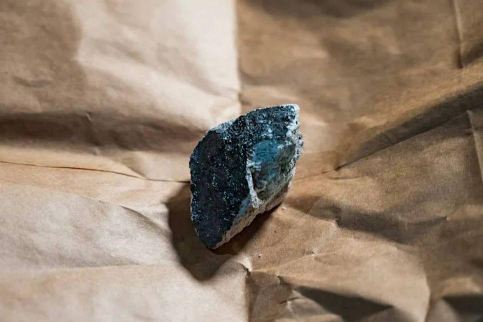 Обломки метеорита пробили крыши жилых домов в Германии