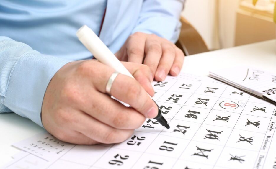 Как будем работать и отдыхать в апреле