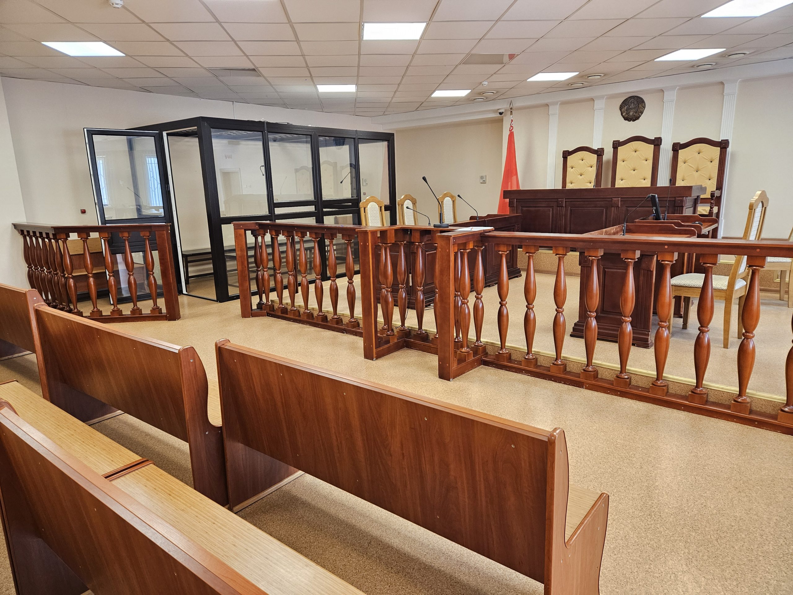Суд Мядельского района досрочно прекратил пребывание в спецучреждении 17-летнего парня из Брестской области