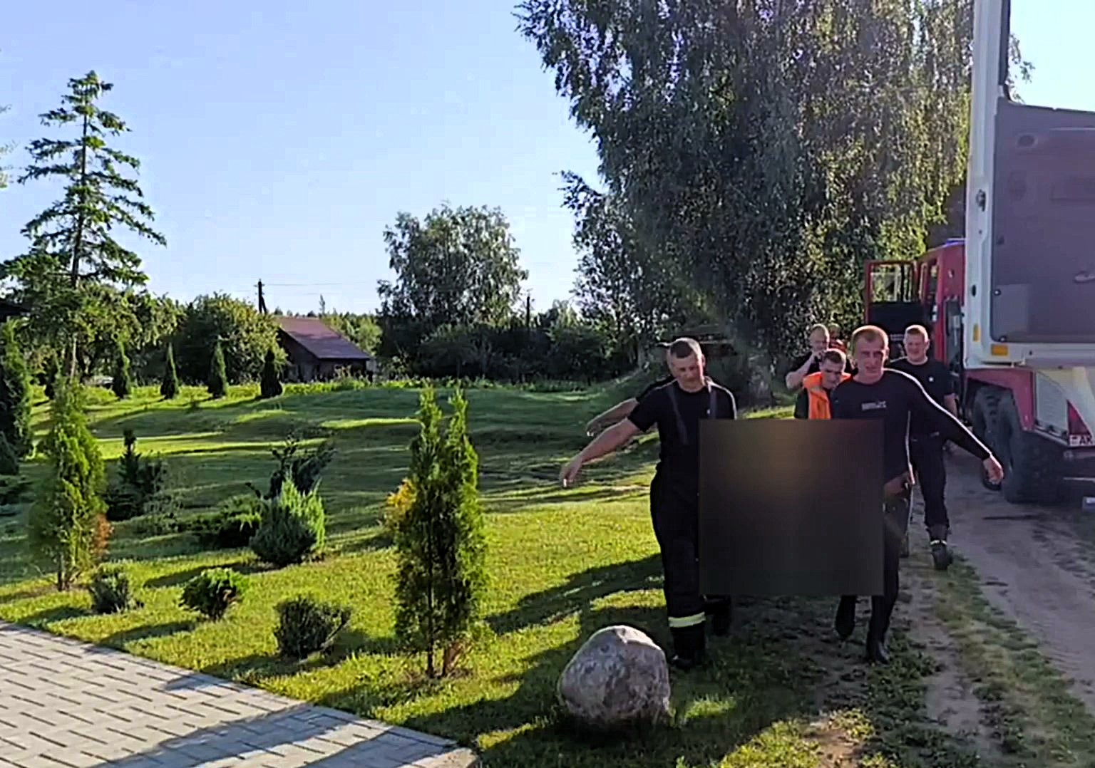 В Глубокском районе из болота вытащили мужчину