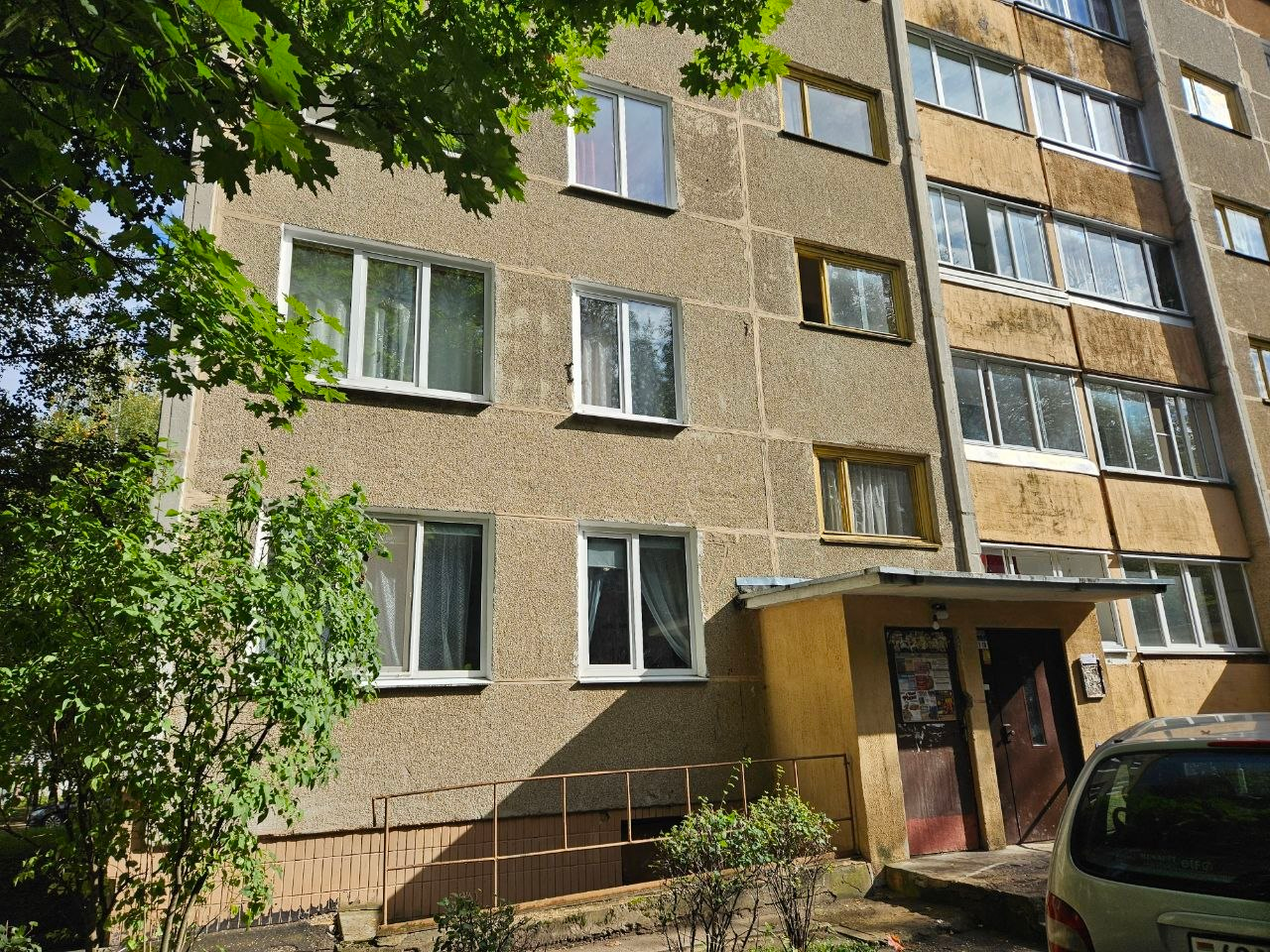 Разбирались в Молодечно, куда обращаться, если во время дождя вода протекает в квартиру