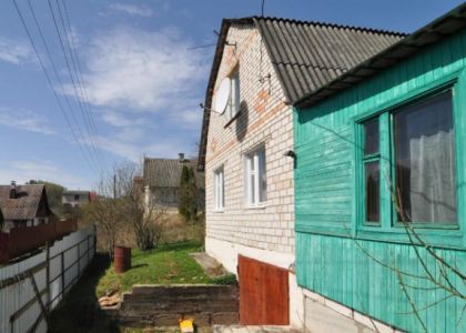 Нашли две дачи в Молодечненском районе с разницей в цене более 87 тысяч рублей
