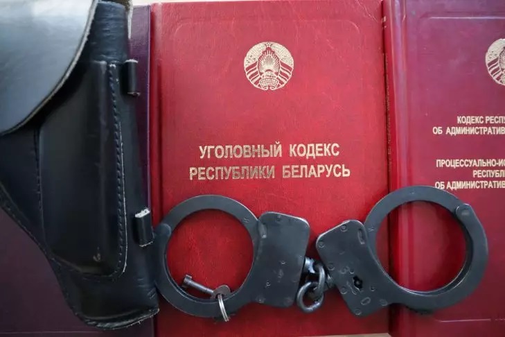 В Молодечно нетрезвая минчанка ударила кухонным ножом сожителя