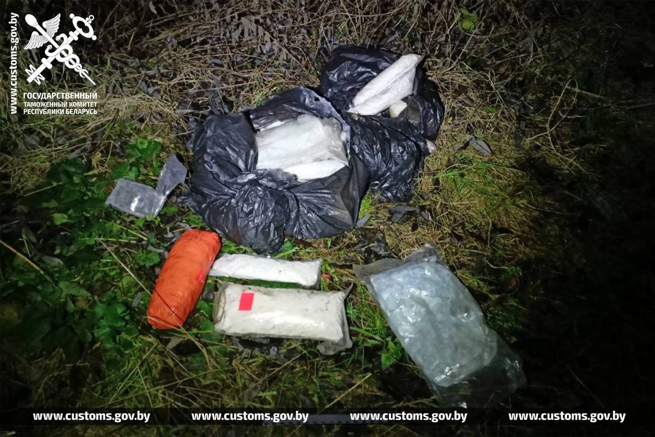 28 килограммов опасного психотропа обнаружили в лесополосе недалеко от таможенного поста «Молодечно»