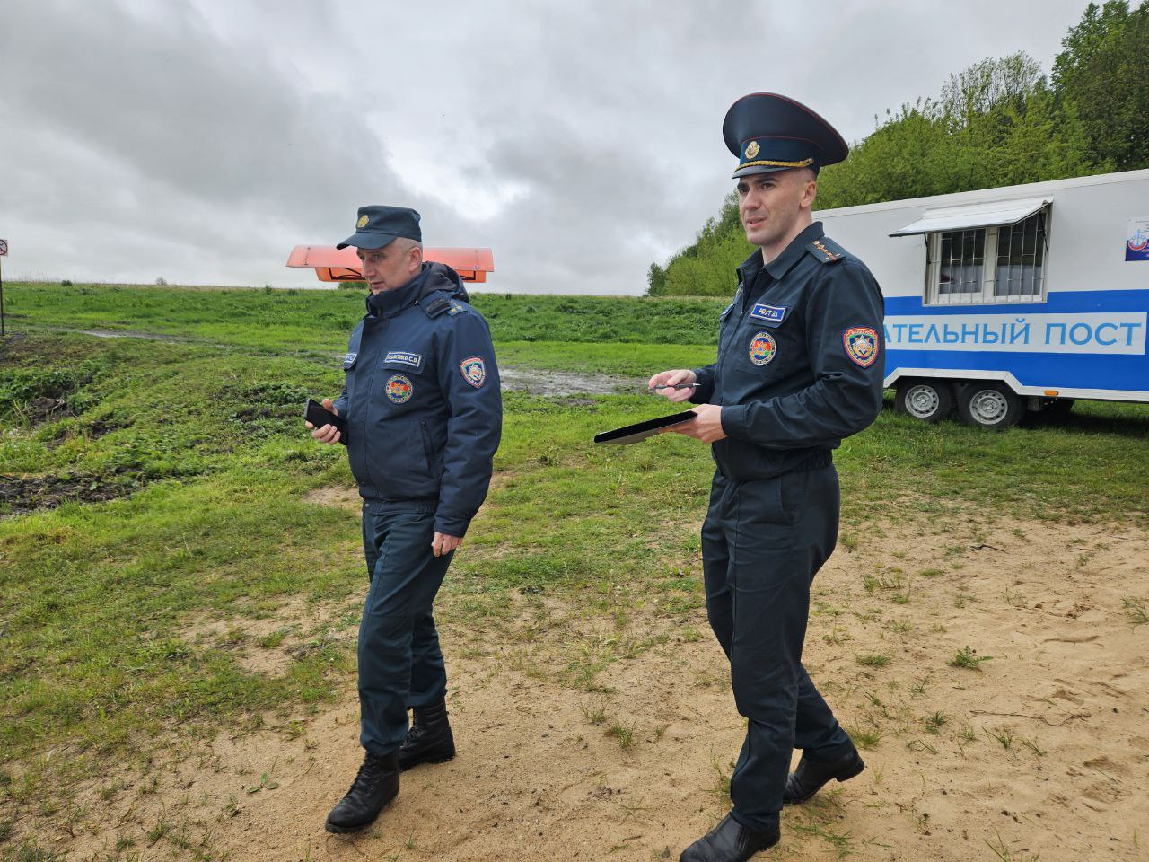 Проехали вместе с МЧС по водоемам Молодечненского района, посмотрели, что проверяют спасатели