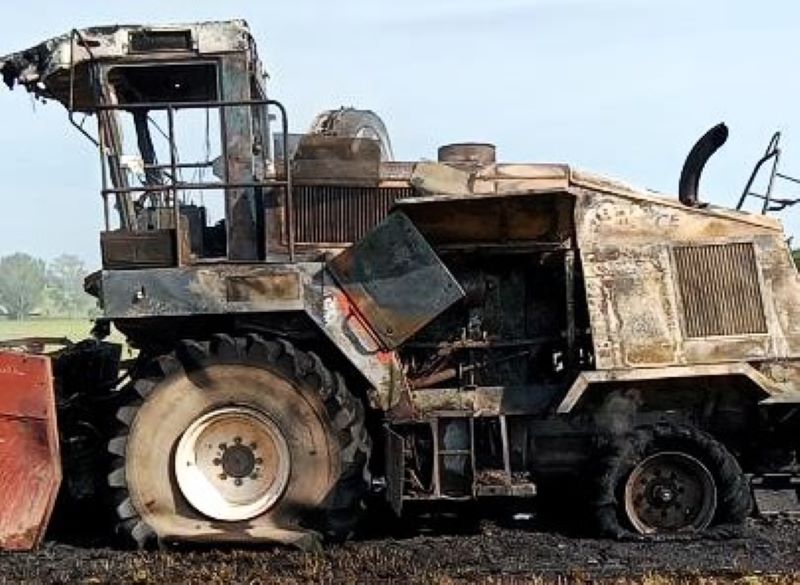 Тракторист в Вилейском районе тушил свой комбайн, пока не приехали спасатели