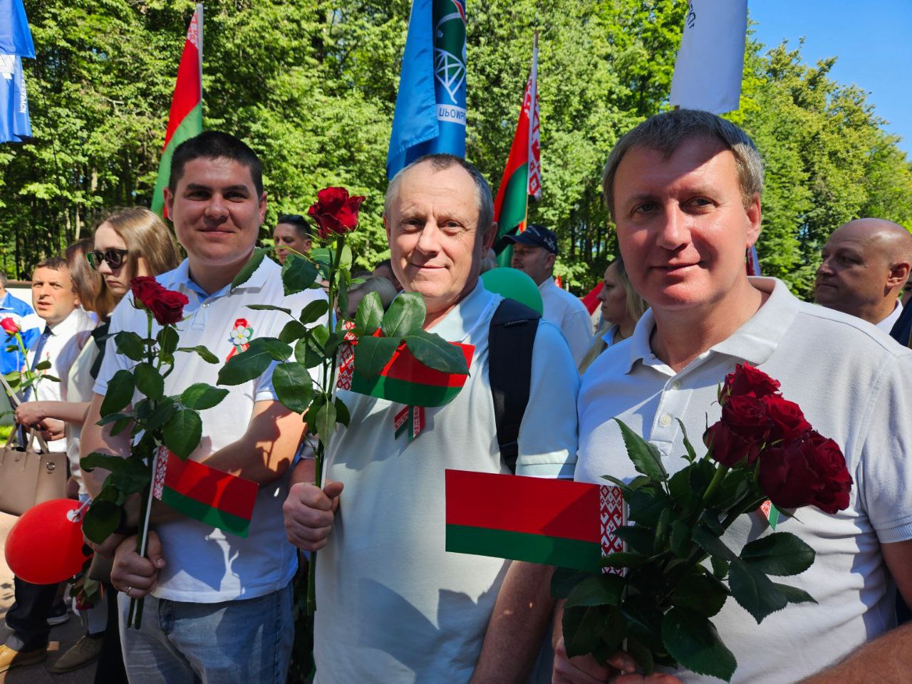 «В Беларуси самые добрые люди». Что думают молодечненцы о себе, стране и людях?