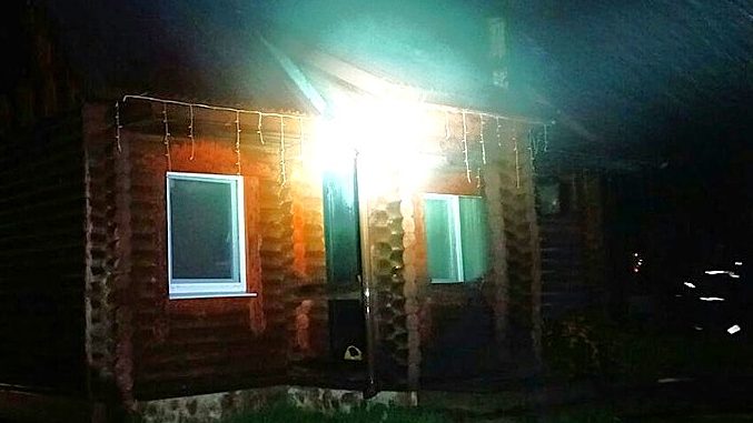 Двухэтажный дом загорелся в Глубокском районе, пока не было хозяев