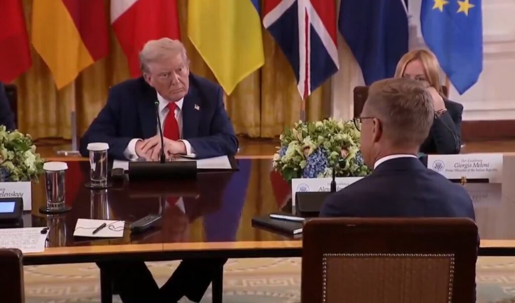 Трамп начал подготовку к организации встречи Зеленского и Путина
