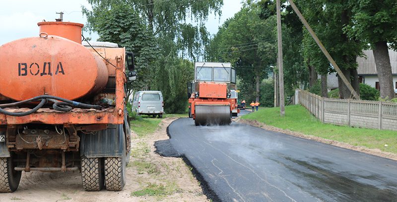 В агрогородке Браславского района заасфальтировали сразу несколько улиц