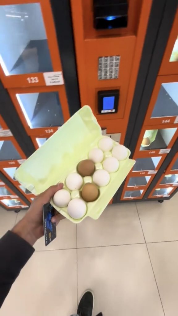 лоток яиц