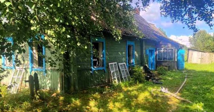 Поставские спасатели в горящем доме на кровати нашли мертвую хозяйку