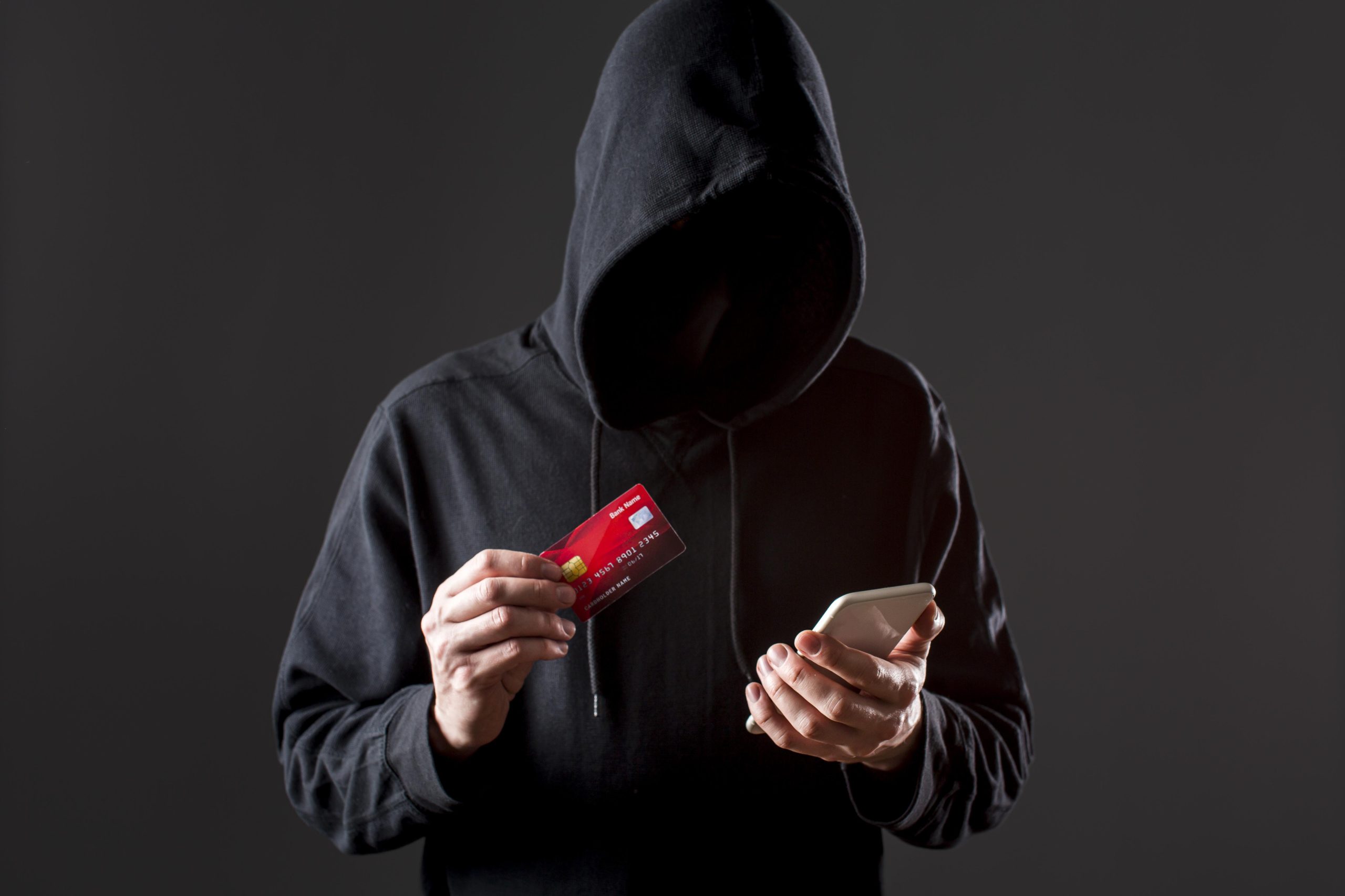 Мозыряне стали жертвами телефонных аферистов — ущерб превысил 24 тысячи рублей