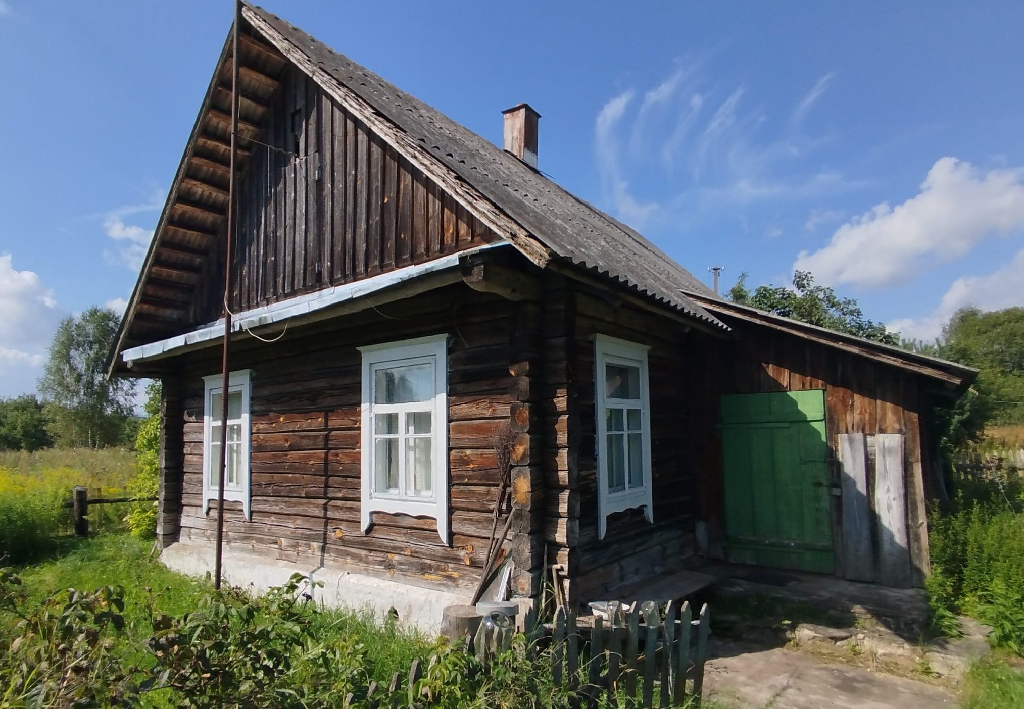 В тихом месте Вилейского района нашли недорогую дачу. Продавец согласен на торг