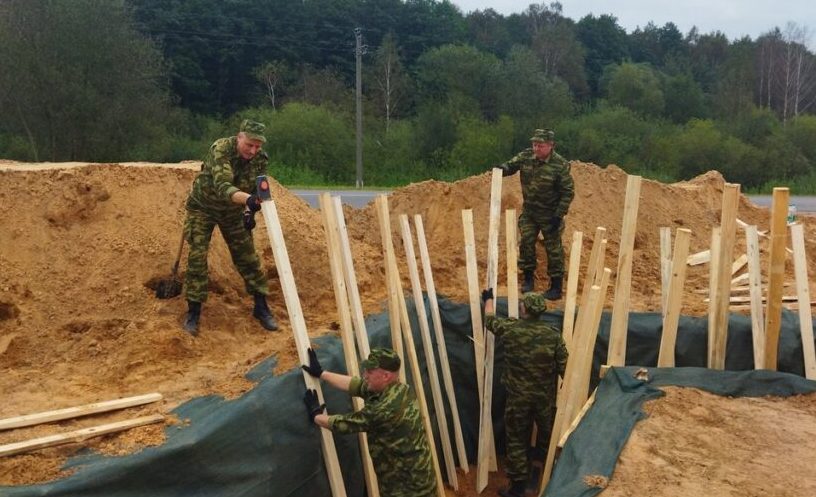 Учебный сбор с военнообязанными Минщины проходит на базе оздоровительного лагеря в Молодечненском районе