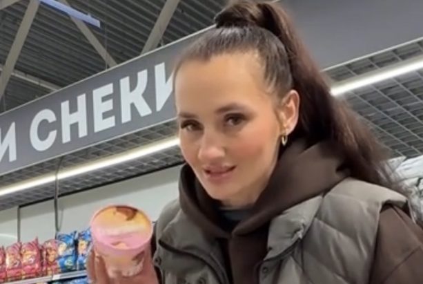 Ягоды в шоколаде по цене велосипеда показала в ТикТоке блогер из Полоцка