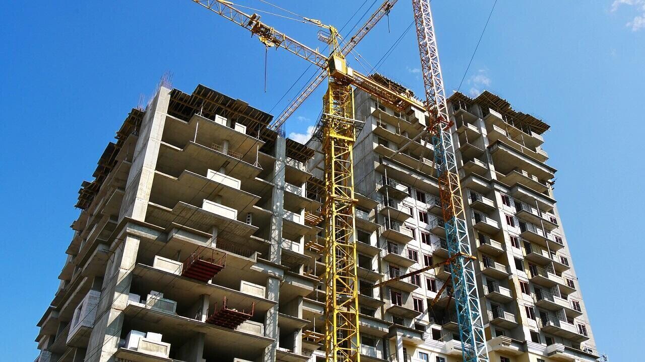 «Осенью средняя цена квадрата может приблизиться к $2000». Что говорят эксперты о перспективах рынка недвижимости