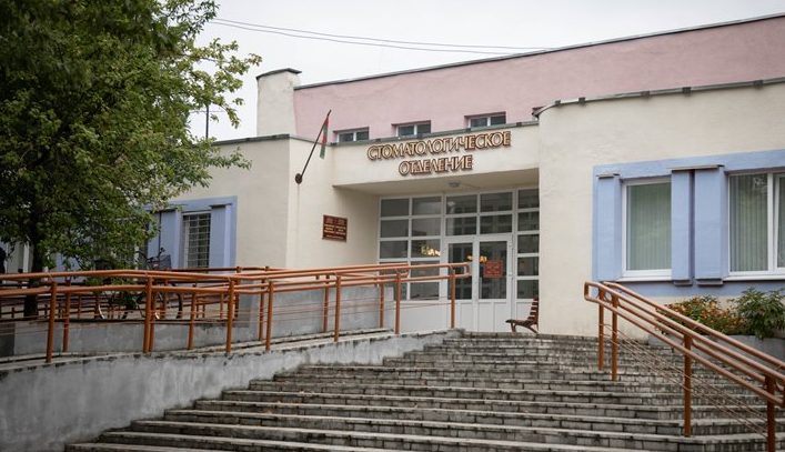 Никаких по утрам очередей: в Сморгони стоматологическая поликлиника теперь работает по-новому