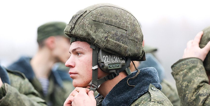 В Минтруда рассказали, сохраняется ли рабочее место за молодым специалистом после службы в армии
