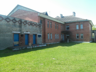 В Глубокском районе двухэтажное здание детского сада продают за 42 рубля