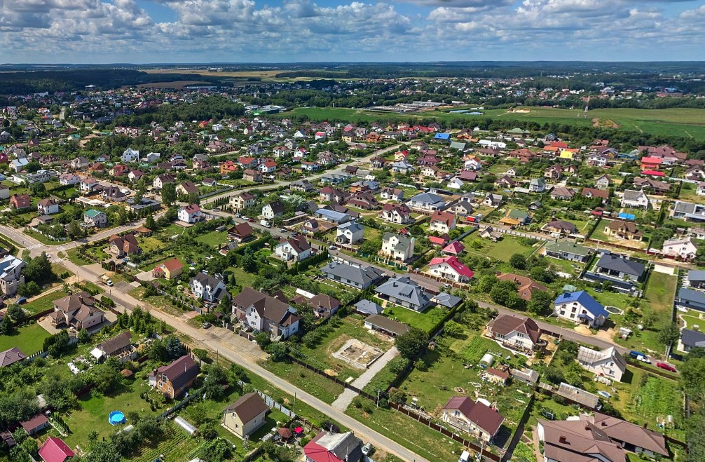 Самый дорогой дом в Беларуси, проданный в сентябре, находится в деревне Тарасово. Узнали цену