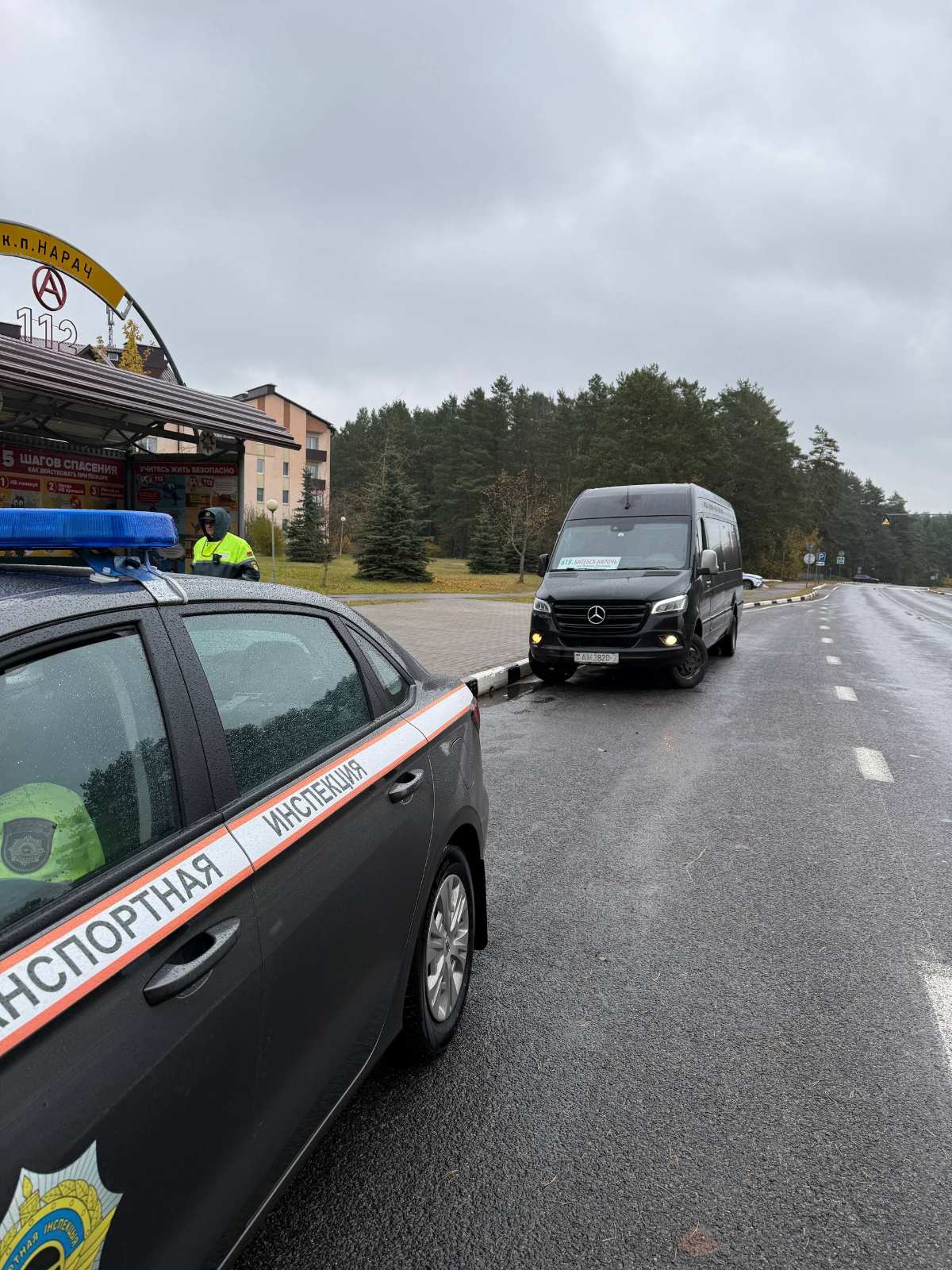 Изношенные шины, отклонение от маршрута и неработающие двери. Транспортная инспекция проверила маршрутки в Мядельском районе