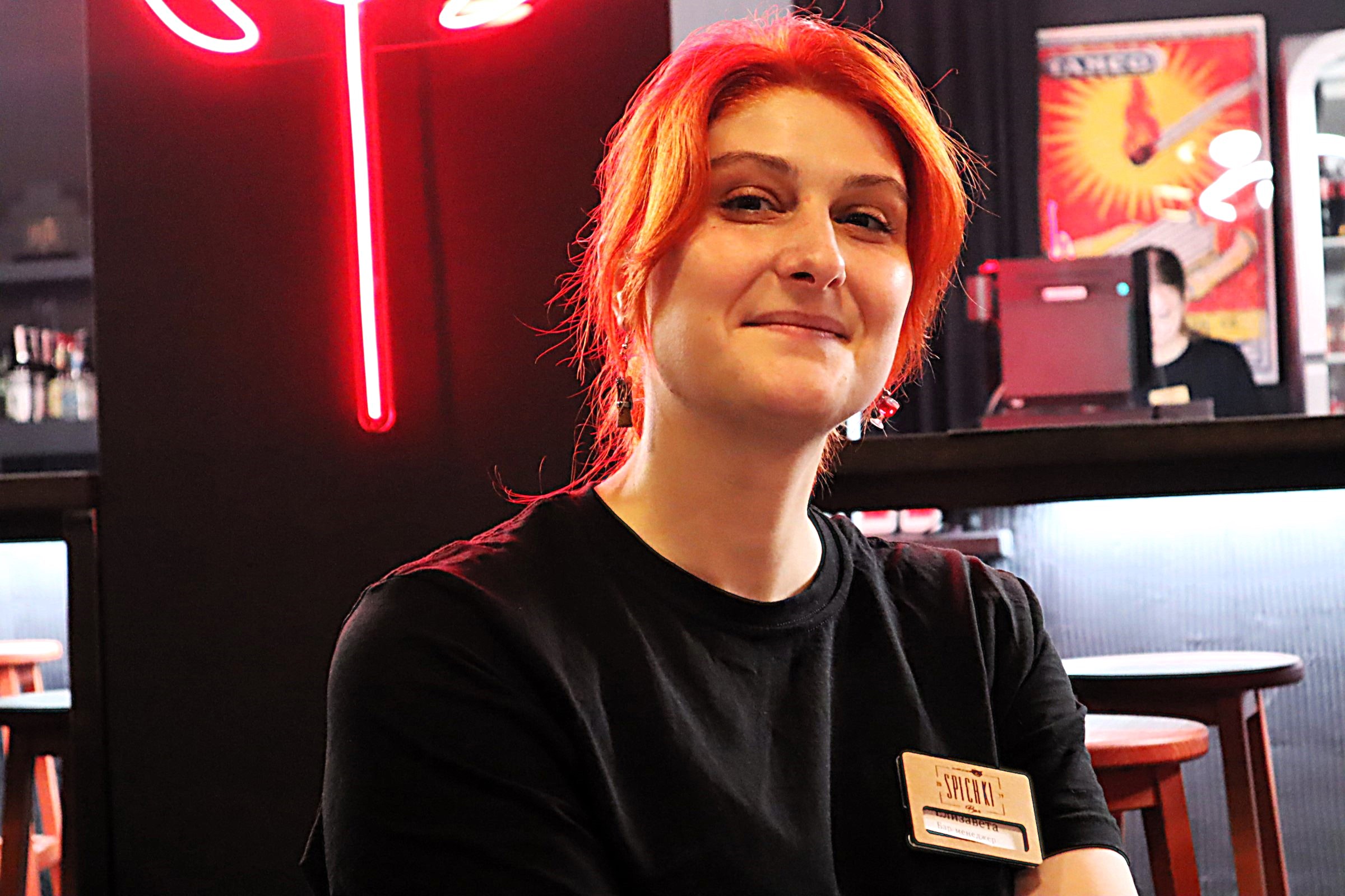 «Мечтаю привезти в Молодечно крутой фестиваль барменов». Бар-менеджер и философ Лиза теперь зажигает в «Спичках»