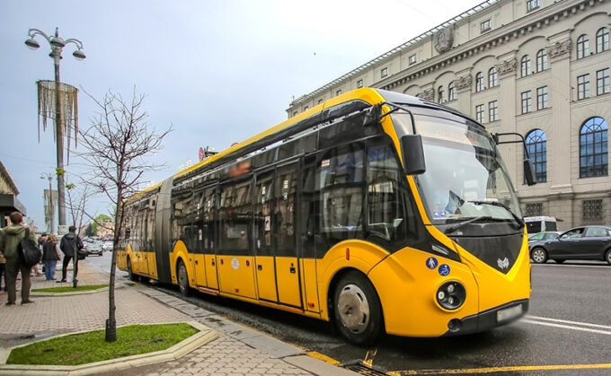 В Минске проезд на популярном автобусном маршруте с 1 ноября можно оплатить банковской картой