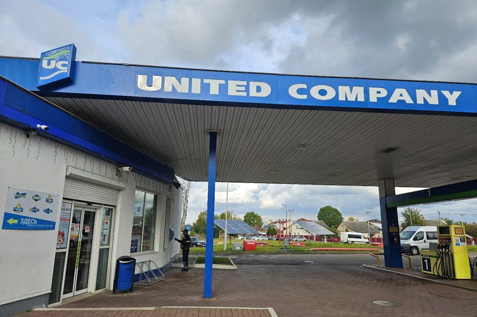 Летнее кафе АЗС «United Company» в Молодечно переехало в уютное помещение. Рассказываем о новинках и акциях