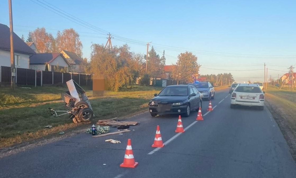 В Молодечненском районе в ДТП опрокинулся мотоблок с прицепом — пострадал ребенок