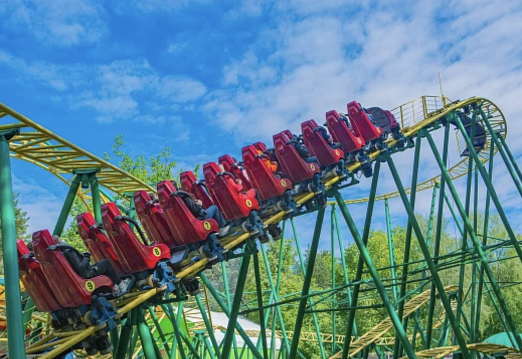 Аттракционы в парке Челюскинцев продают на аукционе. Сколько стоит «Супер-8»?