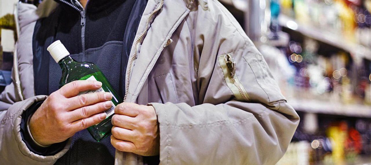 В магазине Молодечно житель района задержан за кражу алкоголя