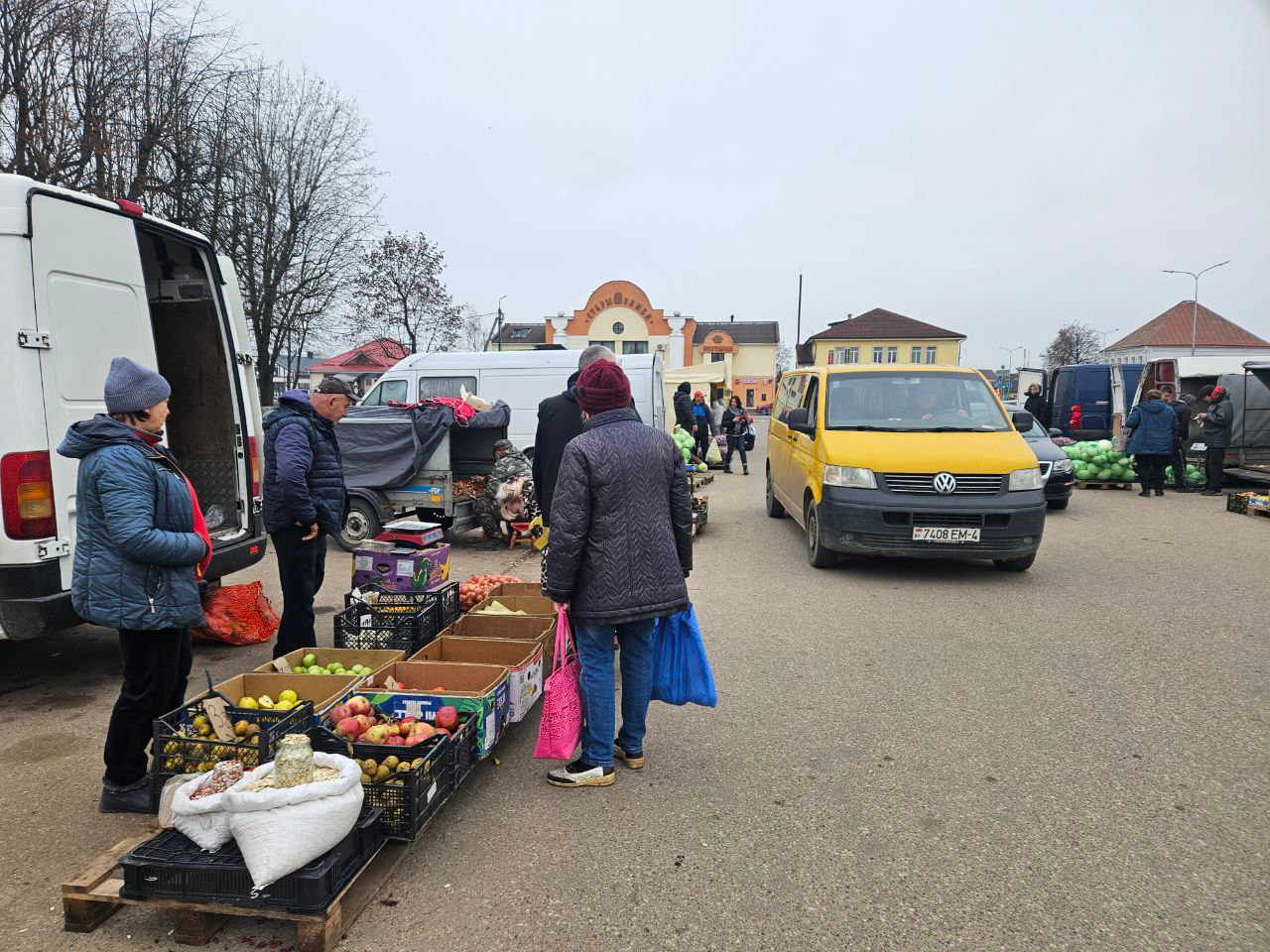 «Завтра будет дороже». Смотрим цены на сельскохозяйственной ярмарке в Молодечно