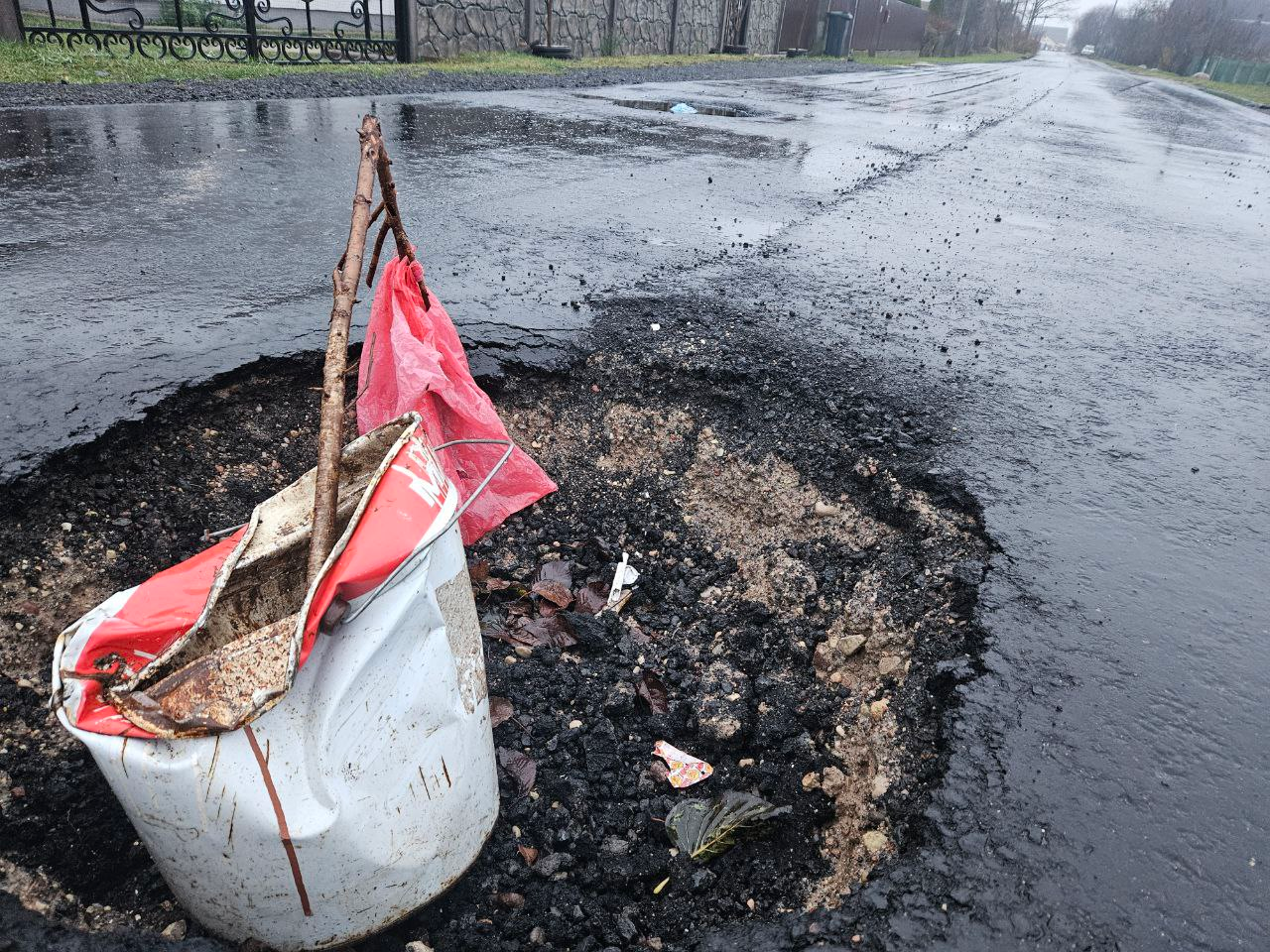 В Молодечно на переулке Великосельском работы по асфальтированию дороги остановили. Узнали, когда продолжат