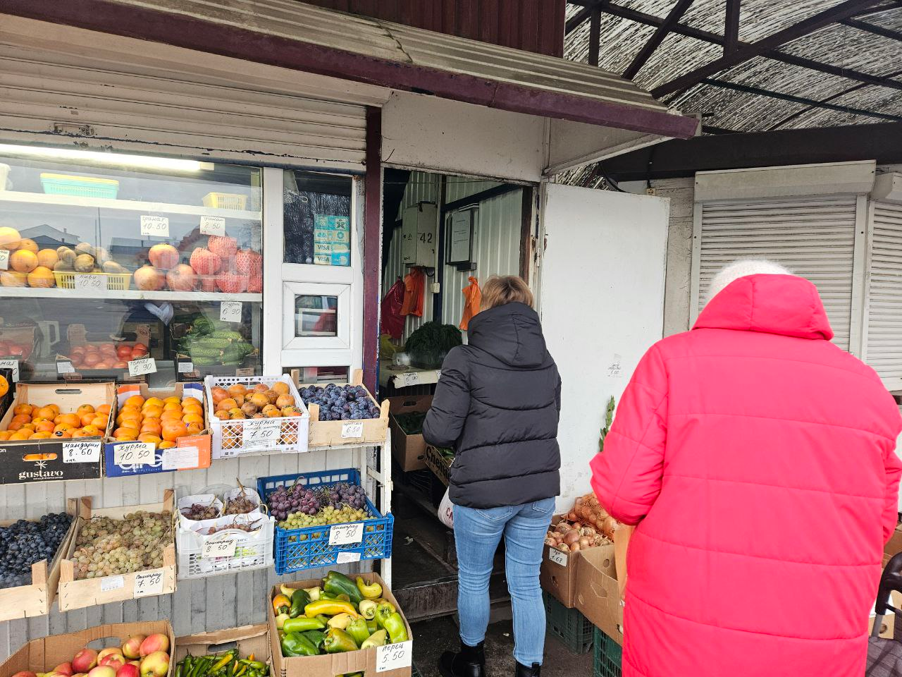Почти завершился сезон ярмарок на площади Старое Место в Молодечно. Какие цены на овощи и фрукты в постоянных точках?