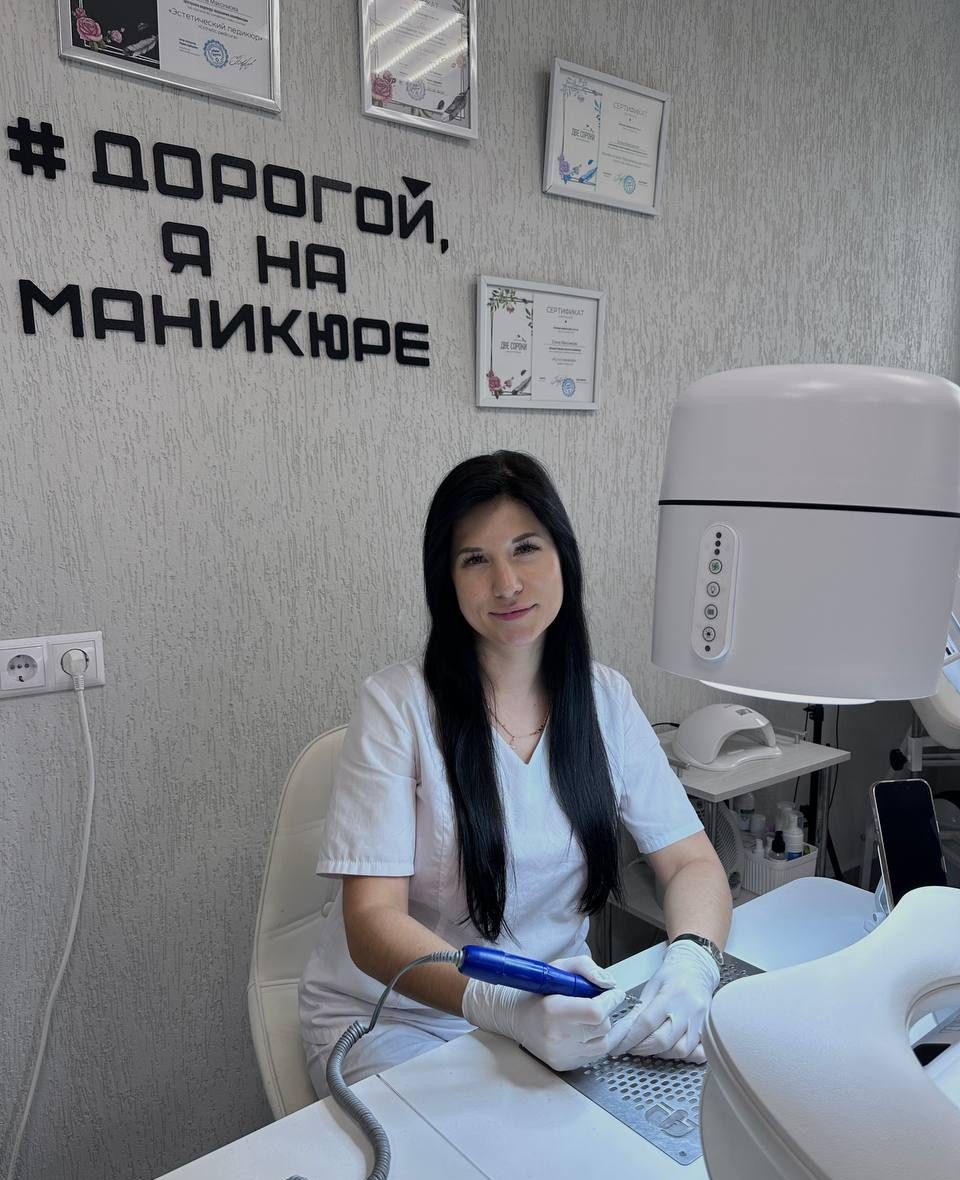 Экономят ли жительницы Вилейки на маникюре? Спросили у Елены Максимовой