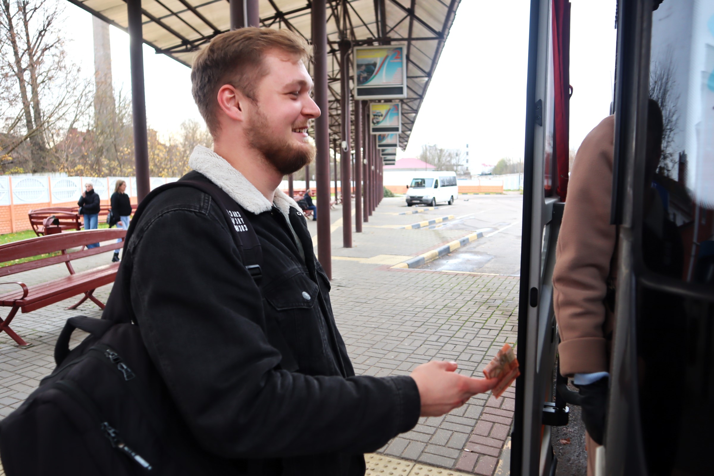 Водитель маршрутки в Молодечно: «Оплата за билет через терминал проходит в 3 раза дольше, чем наличкой»