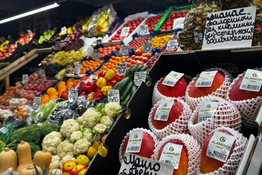 Стоит ли ехать на овощной рынок торгового центра «Экспобел» за покупками к празднику. Показываем цены