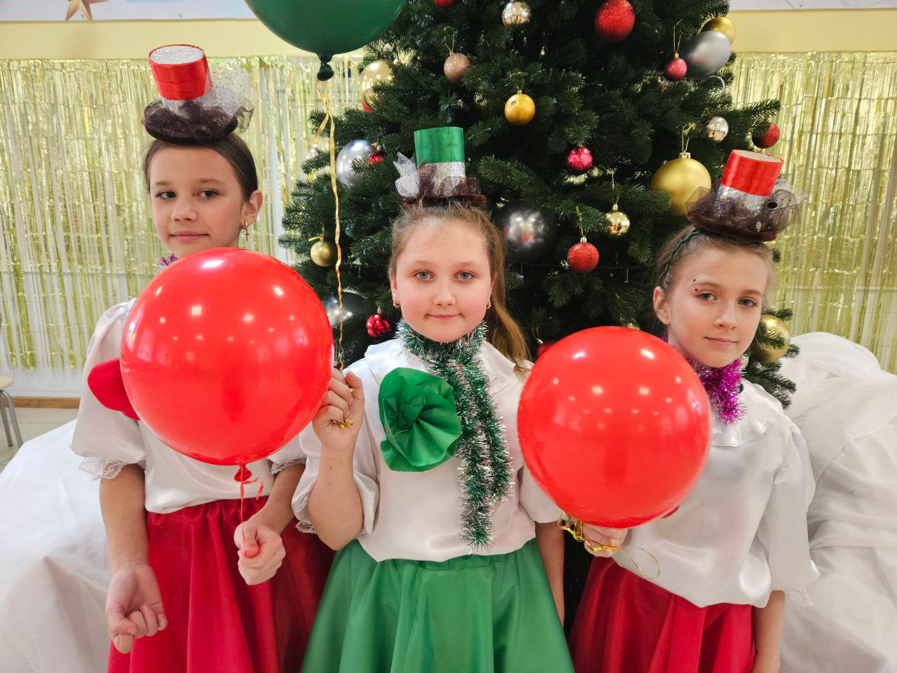 Министр МЧС вручил молодечненской школе-интернату спортивное оборудование