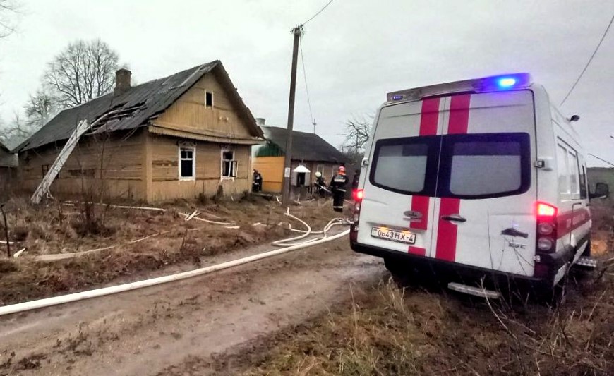 Дом, в котором никто не живёт, горел в Островецком районе