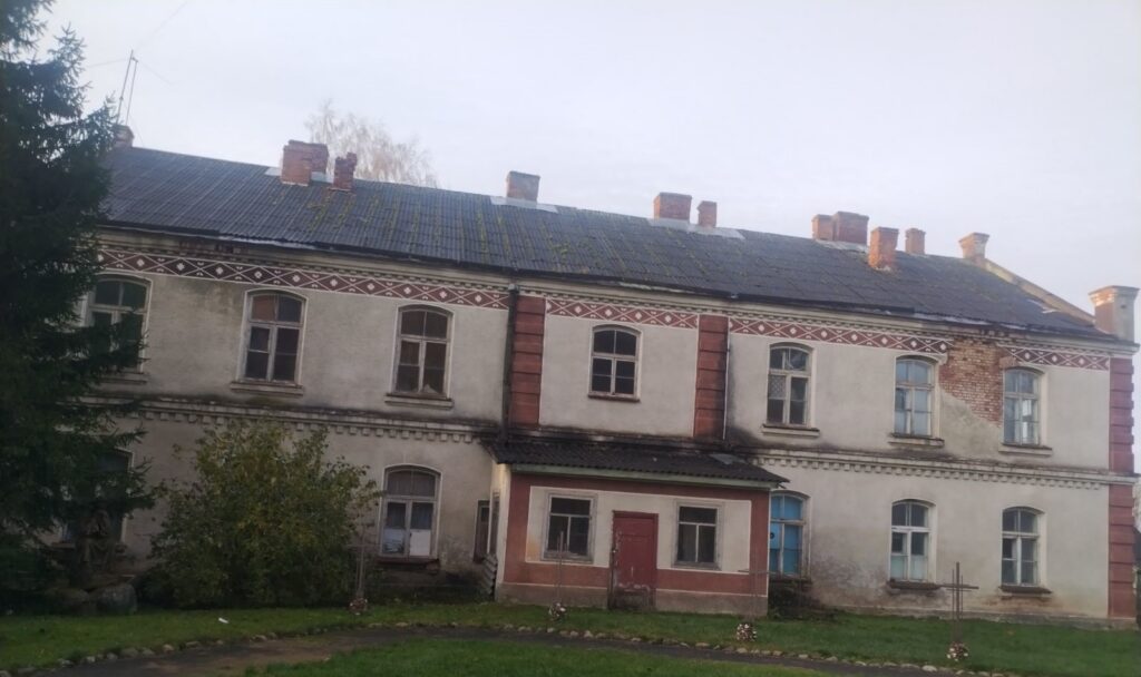 Хирургический корпус в Браславском районе выставили на торги: можно открыть хостел, кафе или спортзал
