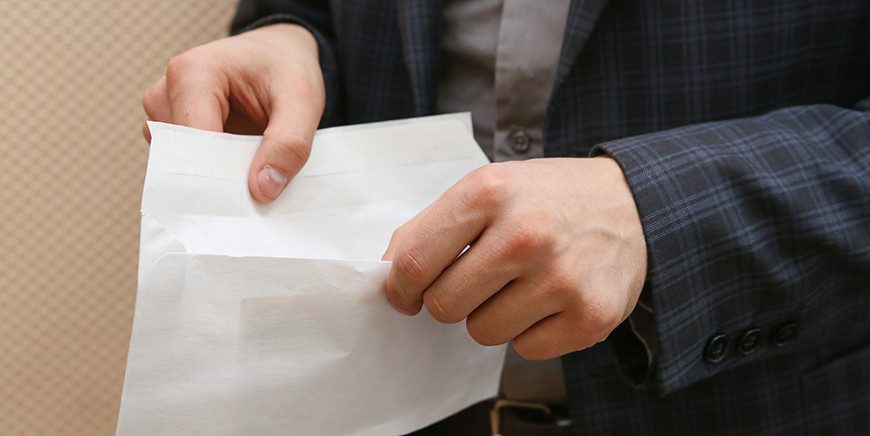 Директор филармонии и его заместитель организовывали выступления артистов за незаконные вознаграждения