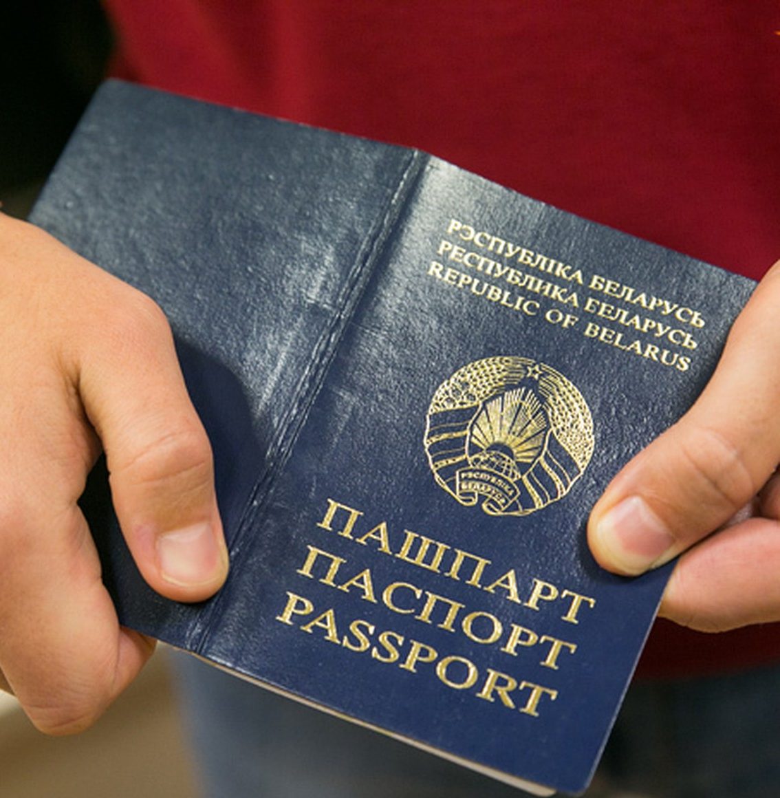 В Гродно ревнивый муж порвал паспорт супруги. Ему грозит до 2 лет лишения свободы