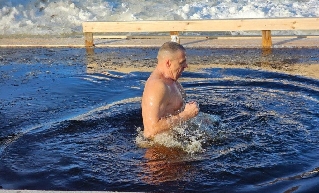В Молодечненском районе окунуться можно только в одной проруби. Сколько мест оборудовали в Воложинском и Вилейском?