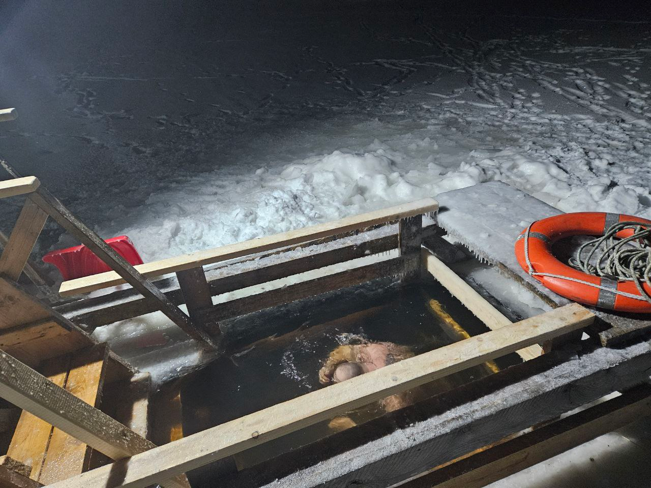 Как погрузиться в прорубь и  не навредить здоровью, спросили у молодечненских спасателей