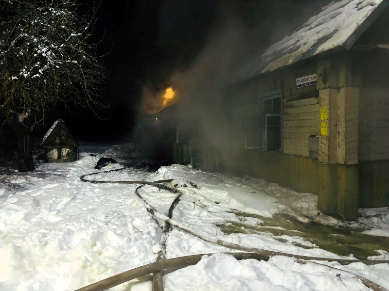 Дом горел в Поставском районе – погиб мужчина