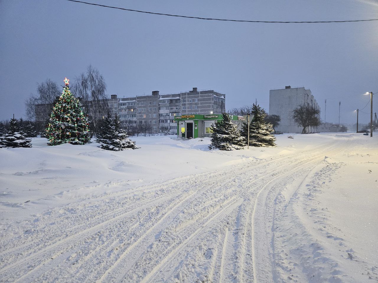 Проехали по улицам Молодечно, посмотрели, как устраняют последствия циклона